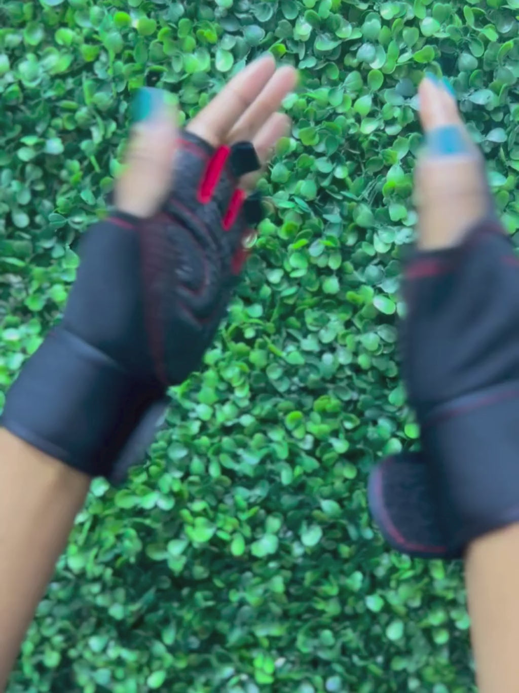 WORKOUT GLOVES