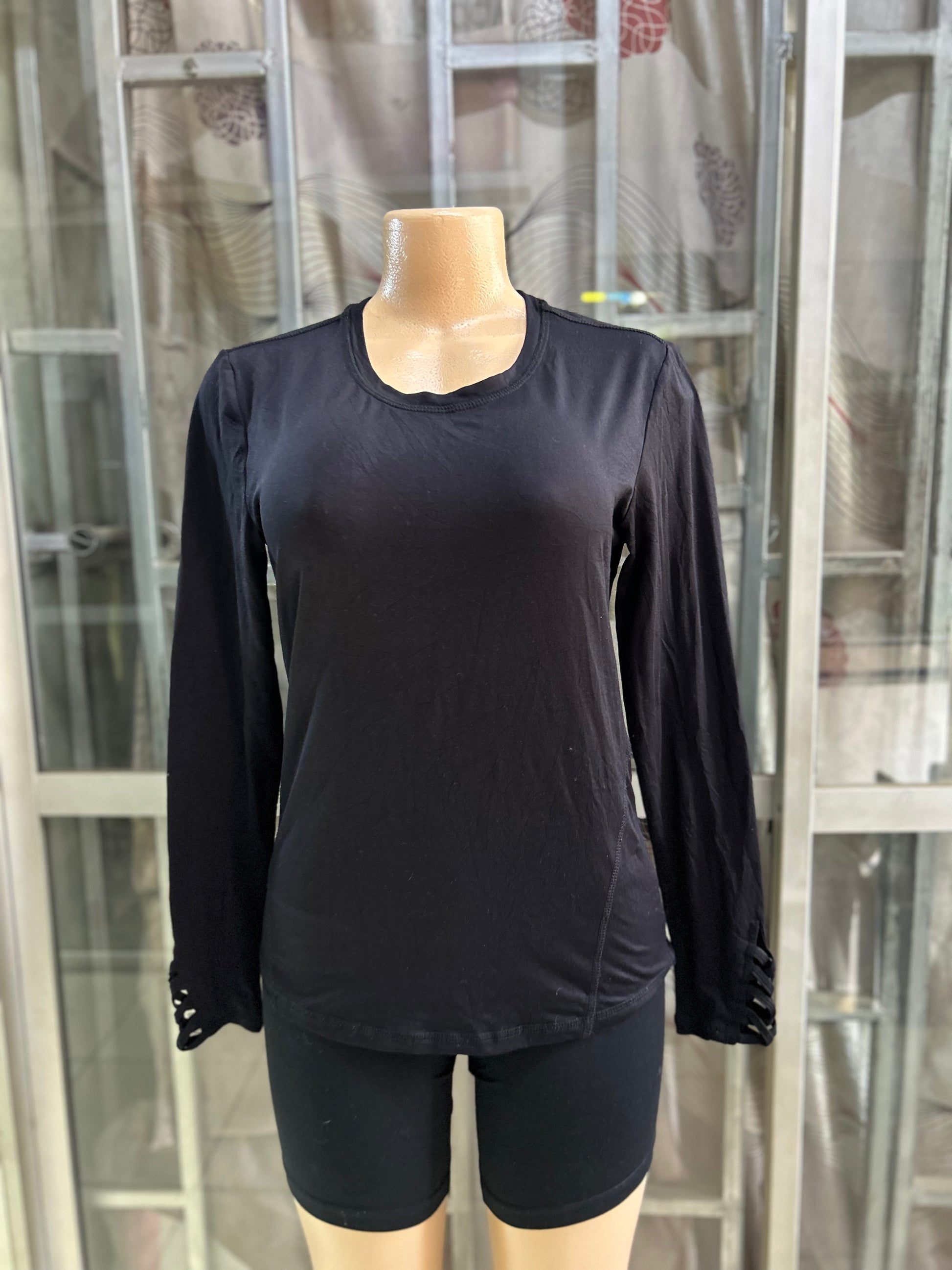 Quality Long sleeved top - Medium