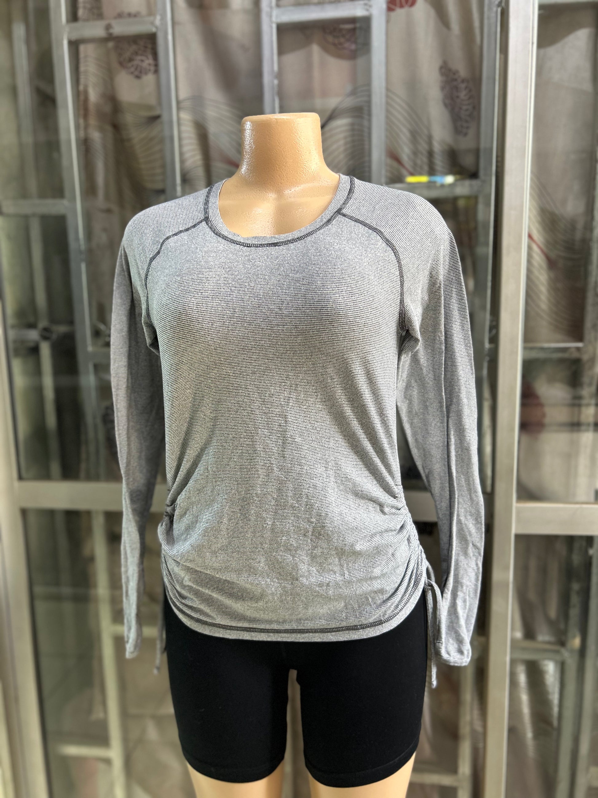 Quality Long sleeved top - Medium