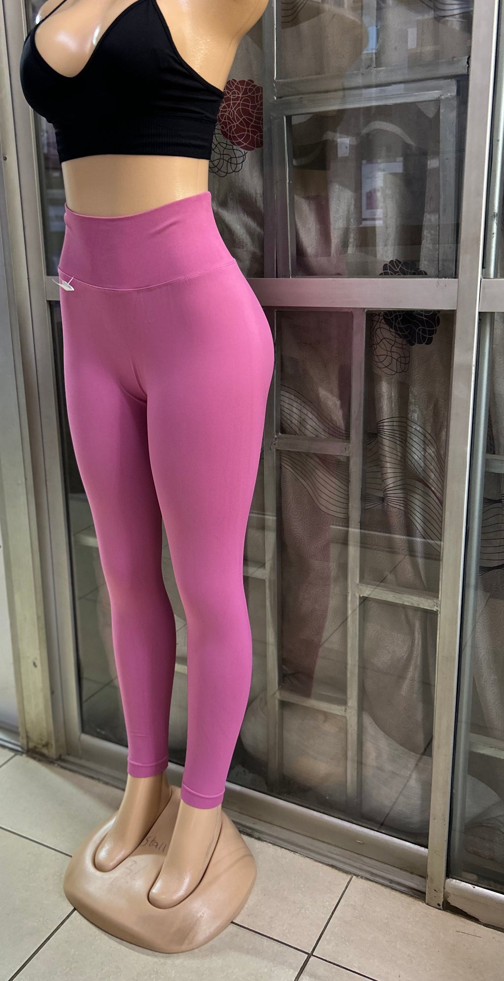 QUALITY SCRUNCH BUTT TIGHTS - Small