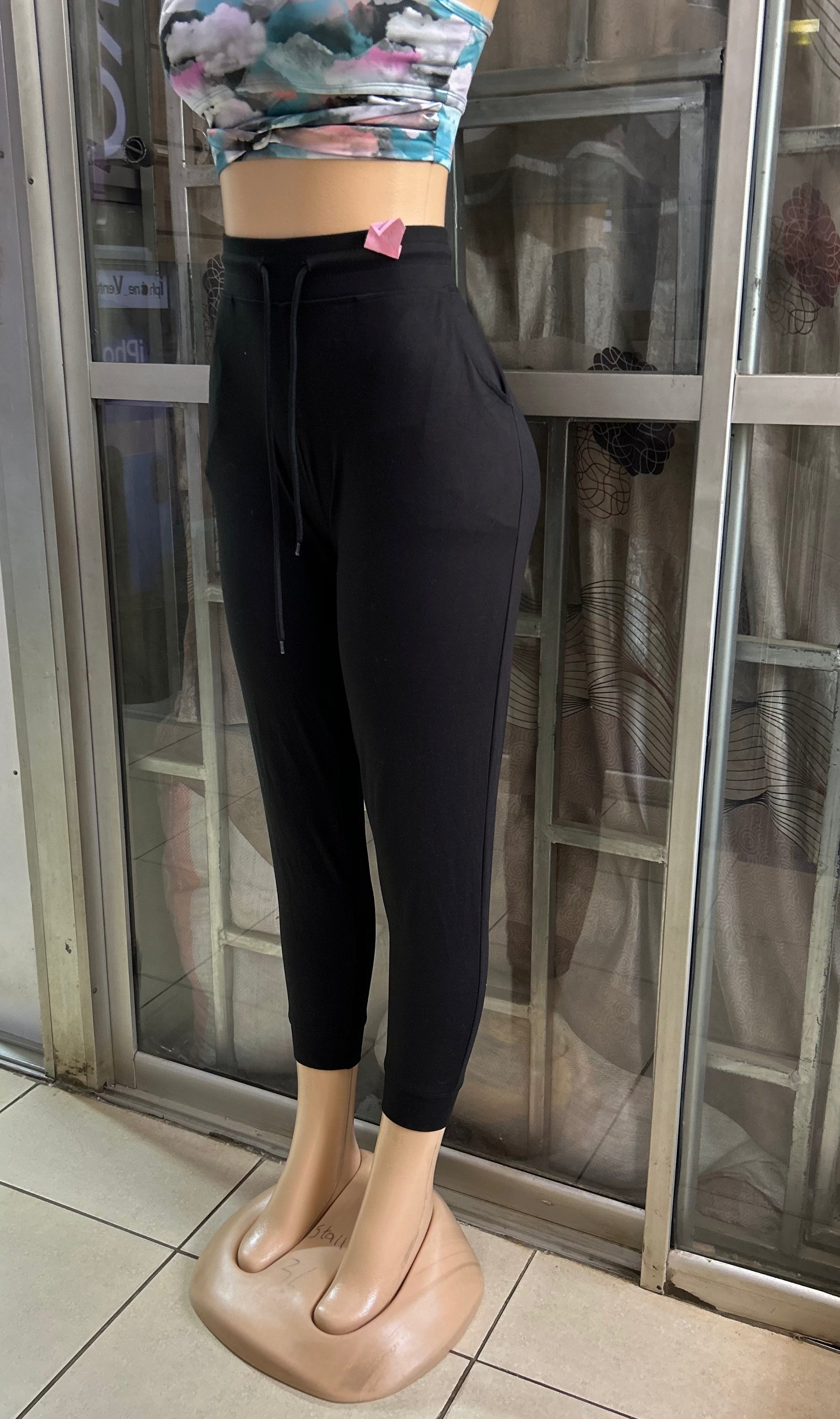 QUALITY JOGGER PANTS - MEDIUM