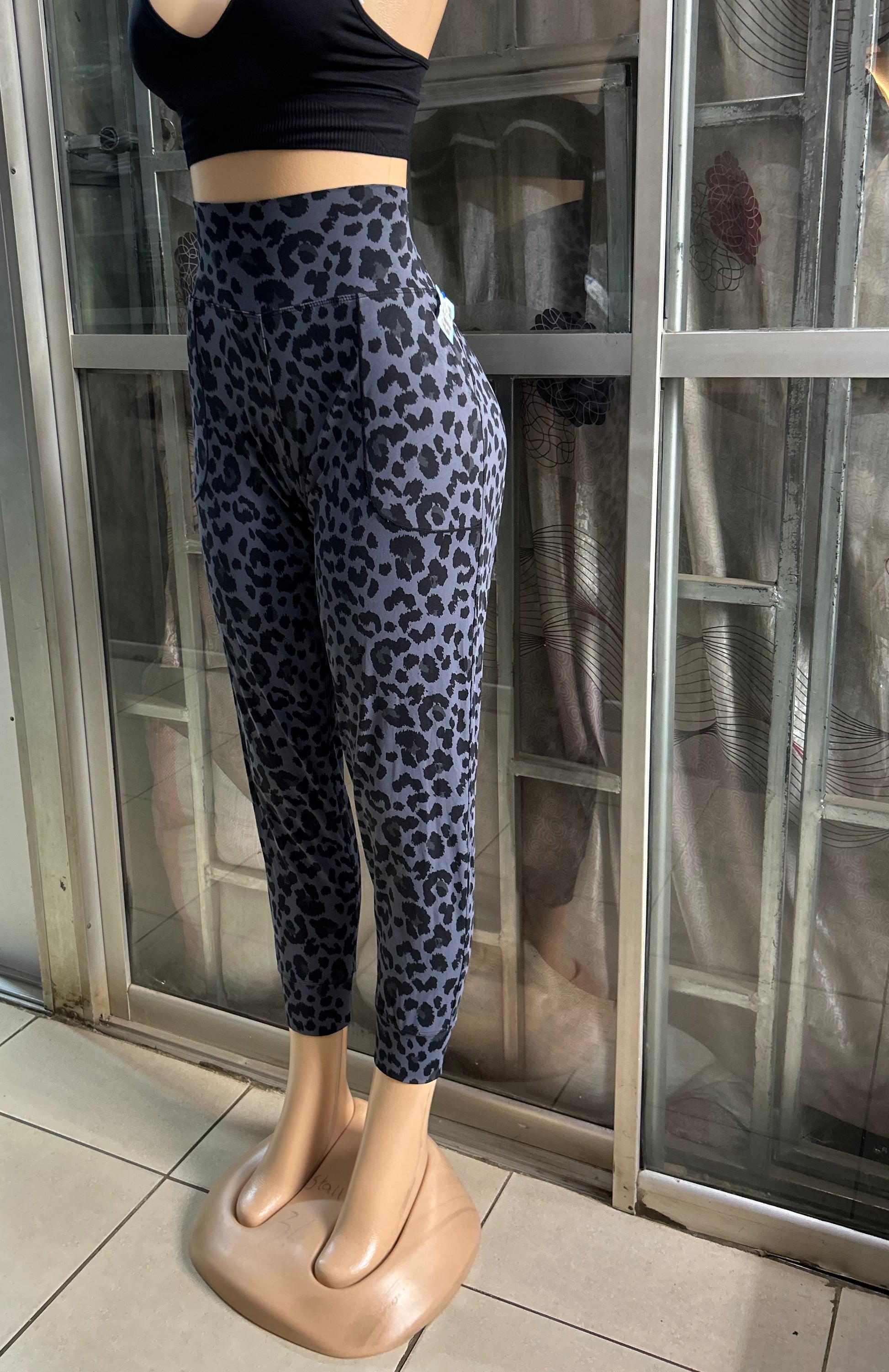 QUALITY JOGGER PANTS - MEDIUM