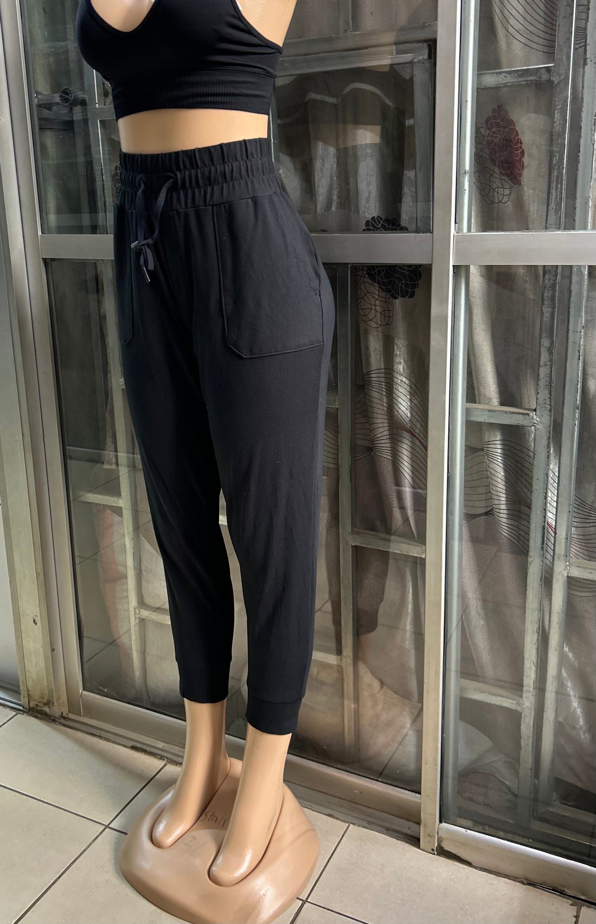 QUALITY JOGGER PANTS - MEDIUM