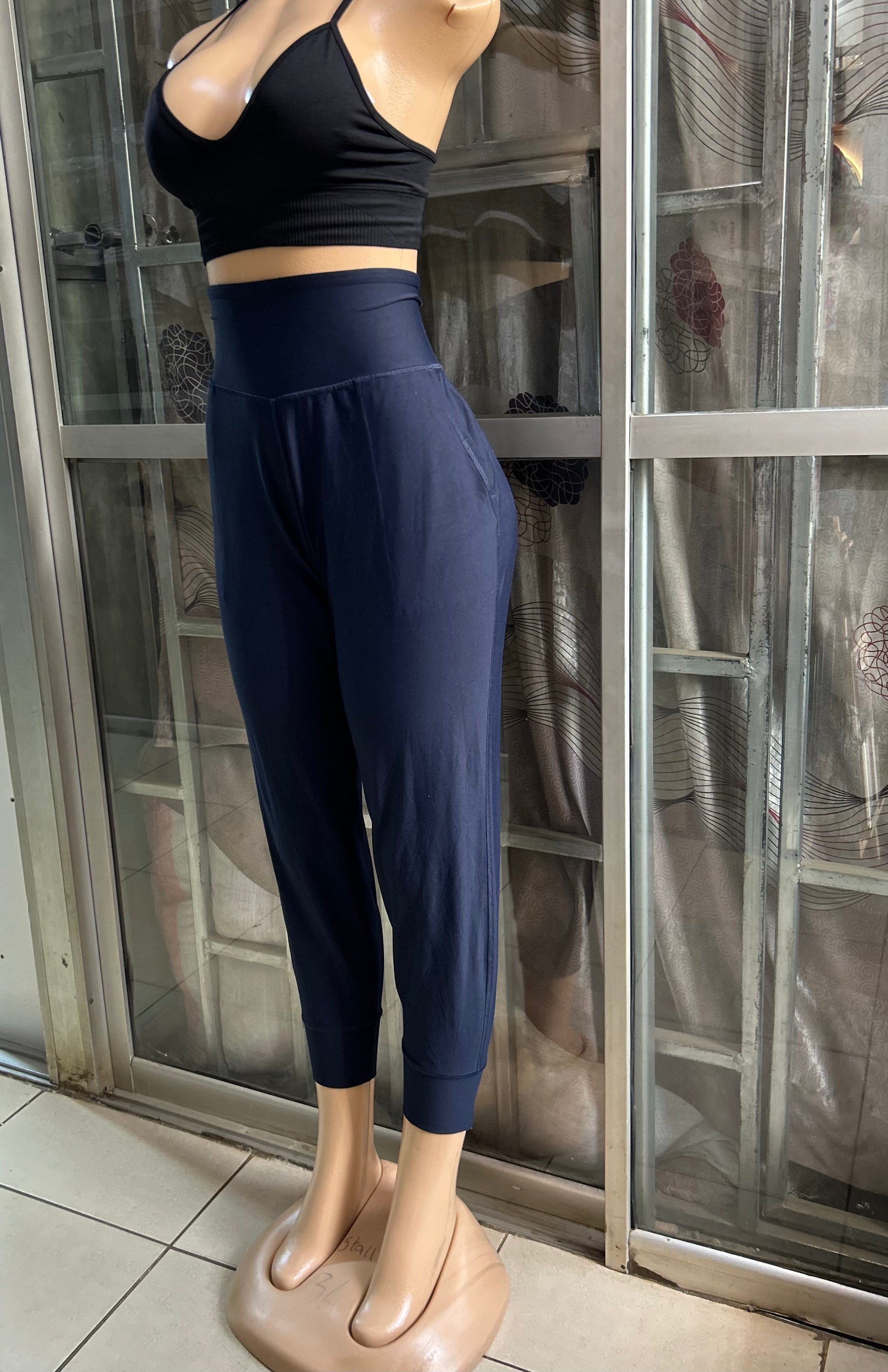 QUALITY JOGGER PANTS - MEDIUM