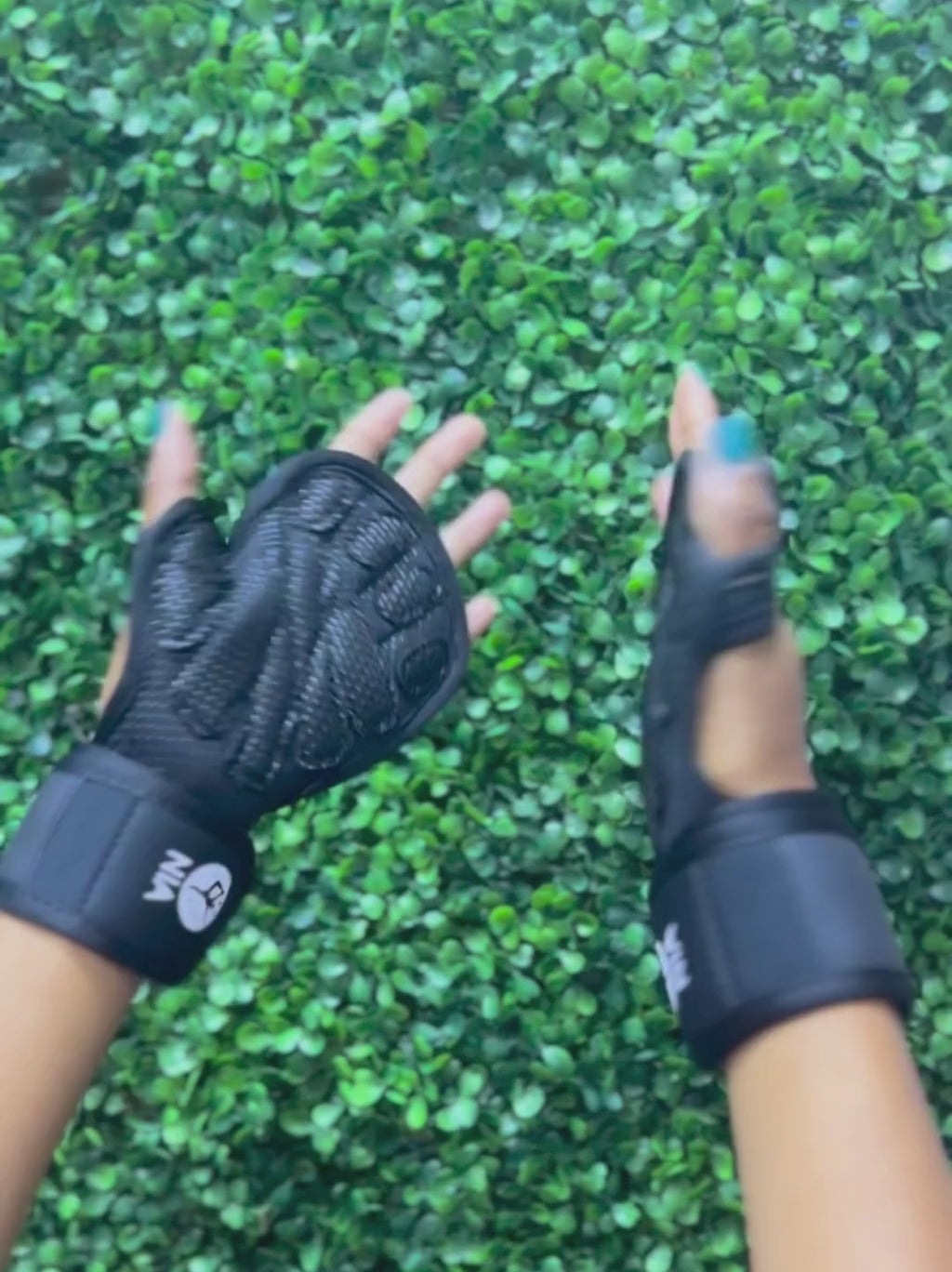 WORKOUT GLOVES